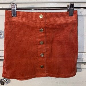 Isaac Mizrahi burnt orange corduroy skirt w/gold buttons elastic waistband Small